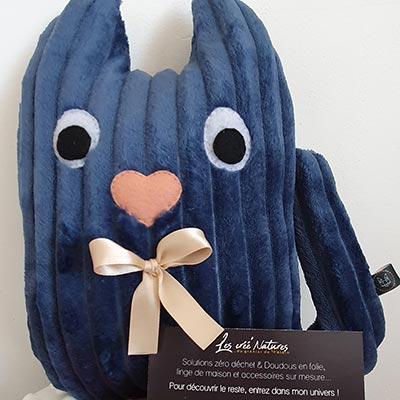 peluche chat bleu